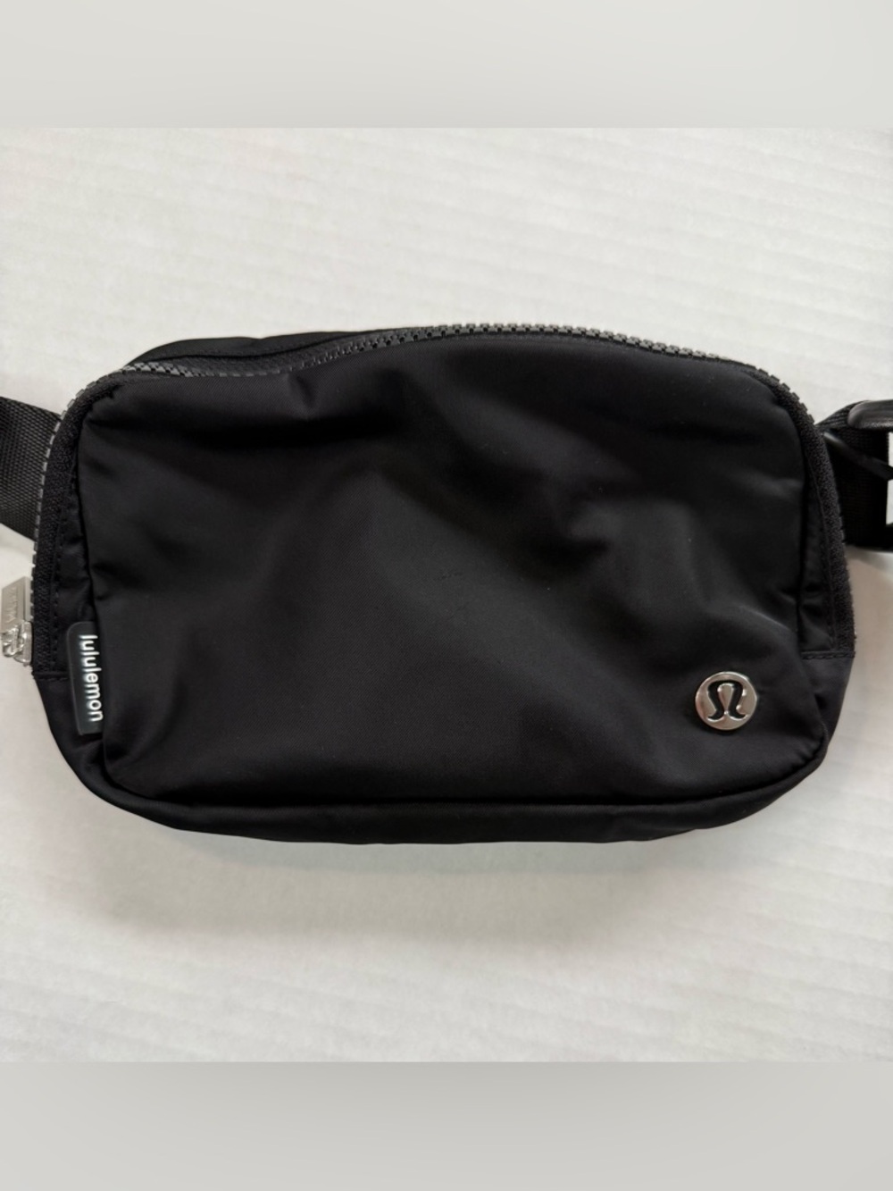 Lululemon Everywhere Belt Bag Black - Picture 2 of 7